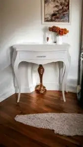 Consolle in legno Shabby chic bianco opaco mod Mary con maniglia swarovski