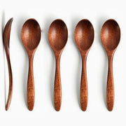 Set di 4 piccoli cucchiai in legno. Cucchiai in legno mini artigianali. Ideali come cucchiai per miele, cucchiai per caffè, accessori per la cucina per marmellate e spezie.