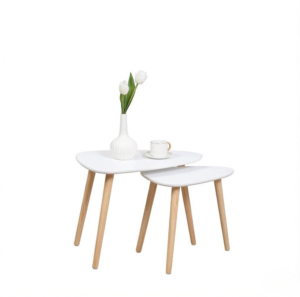 Set di 2 tavolini da caffè nesting triangolari in MDF e legno di pino bianco e naturale