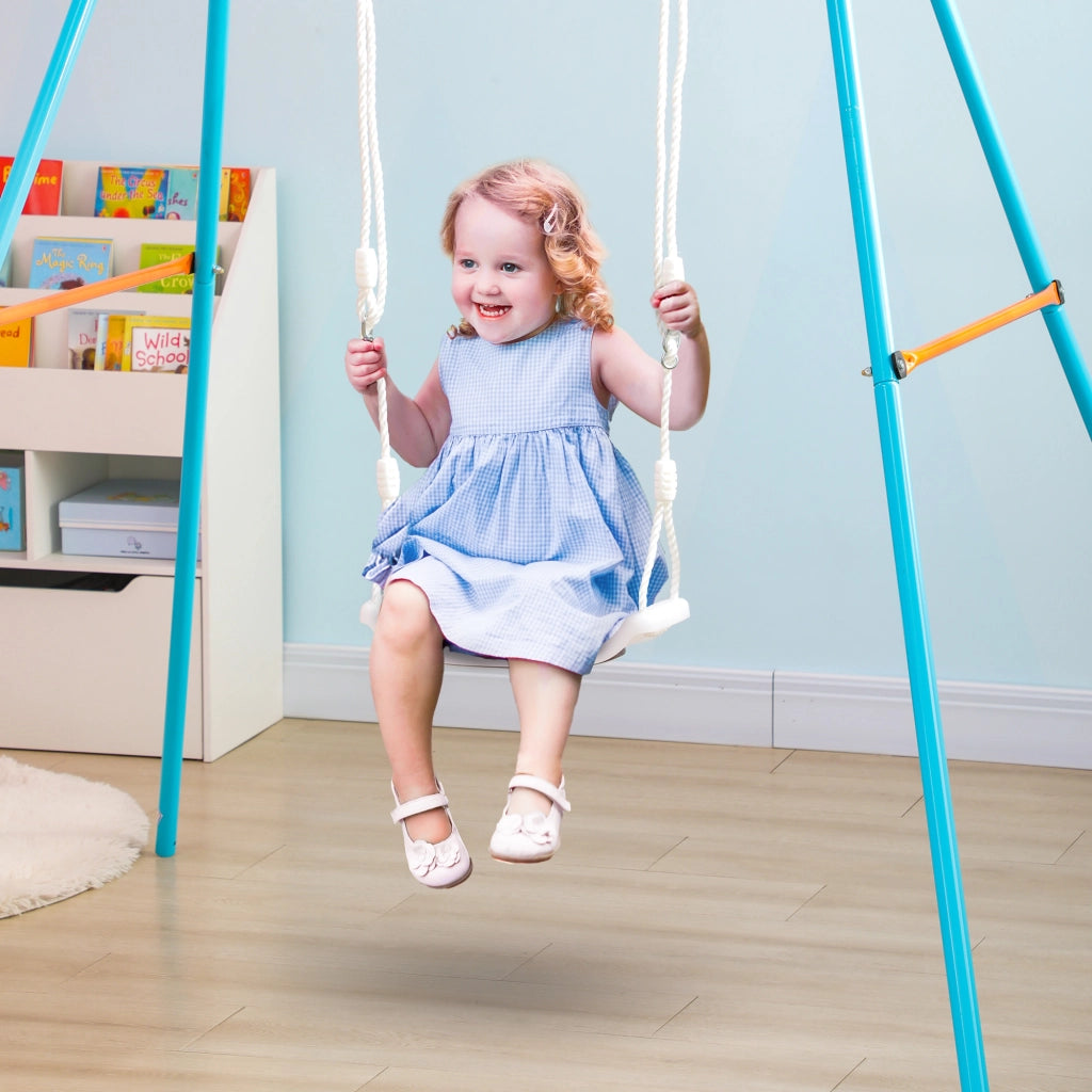 Altalena per Bambini 9-36 Mesi in Plastica PP e PE per Interni ed Esterni con Corda Regolabile e Luci LED, 39x16.5x120-180 cm, Bianco
