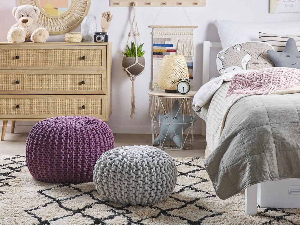 Pouf ottomana viola in cotone lavorato a maglia perline EPS riempimento rotondo piccolo poggiapiedi 50 x 35 cm