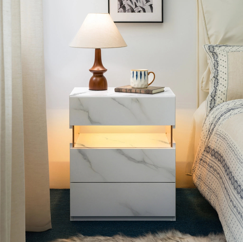 Comodino con 3 cassetti e luce LED RGB; in legno ingegnerizzato; bianco opaco