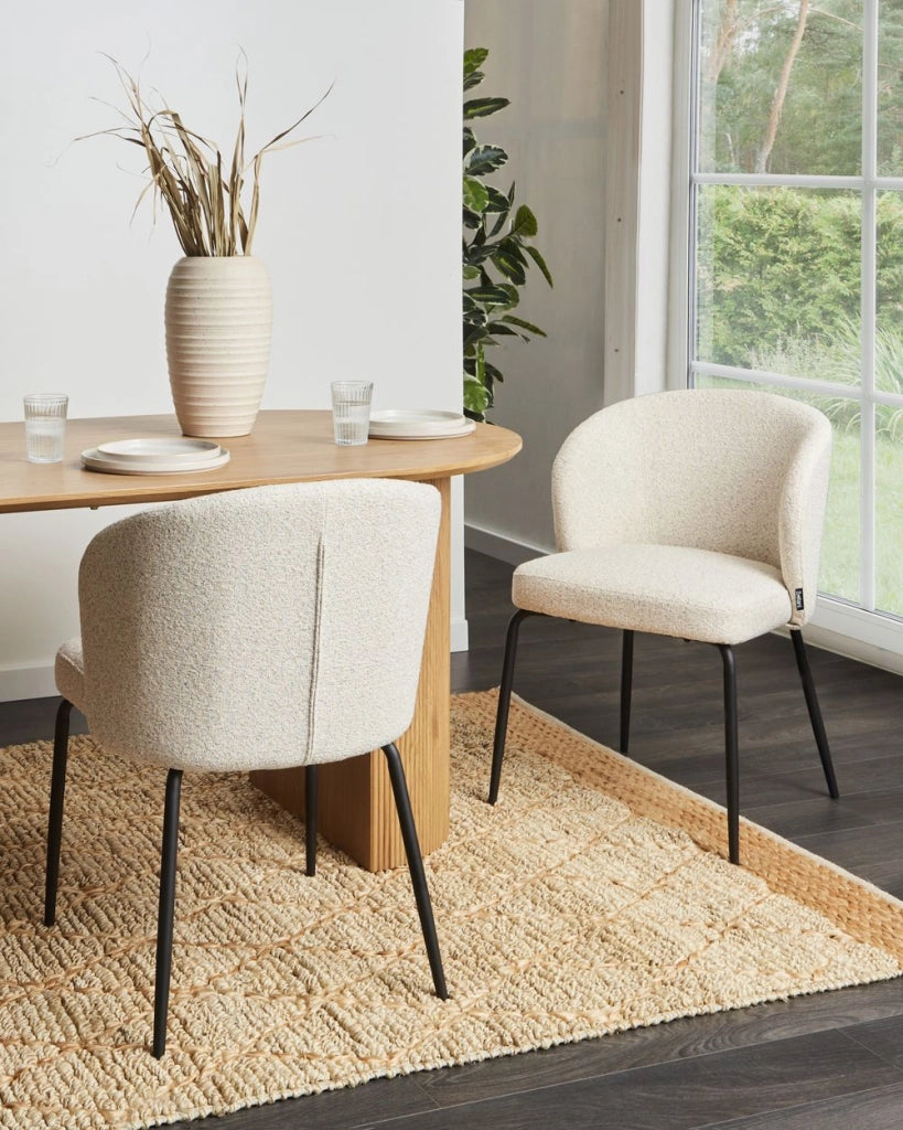 Set di 2 sedie da pranzo Rivestimento in tessuto boucle beige chiaro Seduta imbottita Gambe in metallo lucido