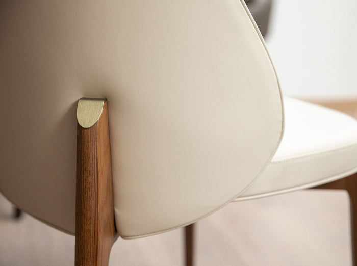 Sedia in similpelle crema