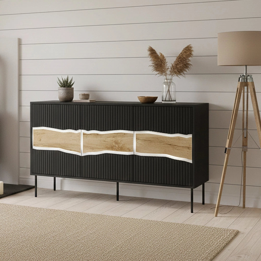 Credenza Saliceto, Madia da salotto con tre ante battenti e vani interni, Rialzata da terra, 144x40 h80 cm, Nero e Rovere Nodi