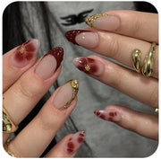 24 Stuks French Tip Press On Nails 3D con Accenti in Oro con Tonalità Scuro Rosso