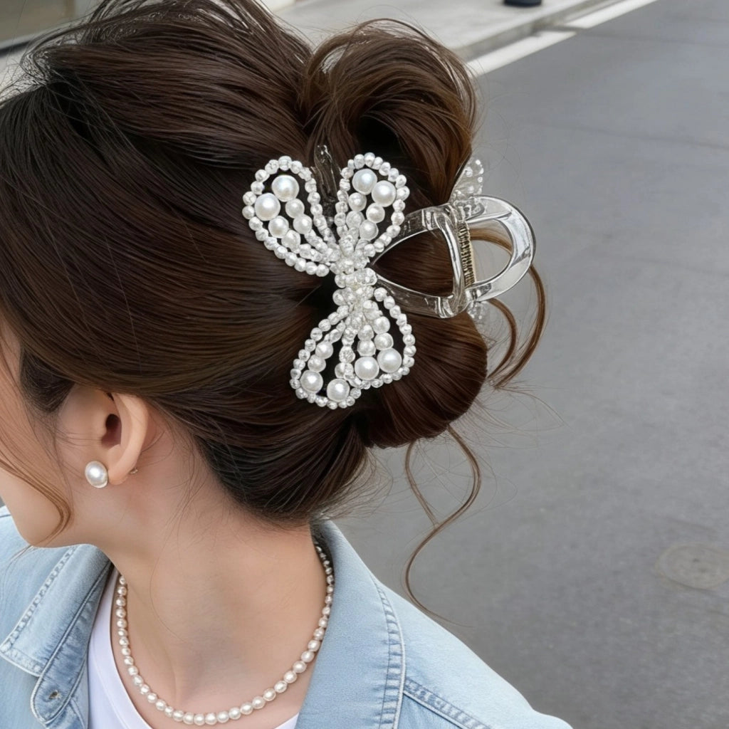 Fermaglio per capelli francese con fiocco di perle e fiore, da applicare sulla parte posteriore della testa.