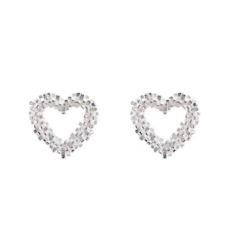 Orecchini a perno a forma di cuore in argento per donna, stile di nicchia, nuovi orecchini a cuore traforati in argento con ago