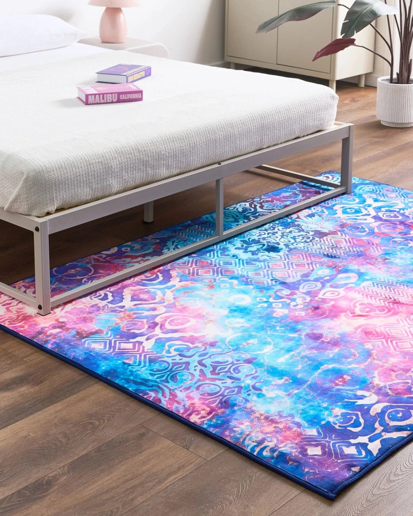 Tappeto multicolore in poliestere 140 x 200 cm tessuto a trama piatta stile orientale boho con vivaci motivi stampati