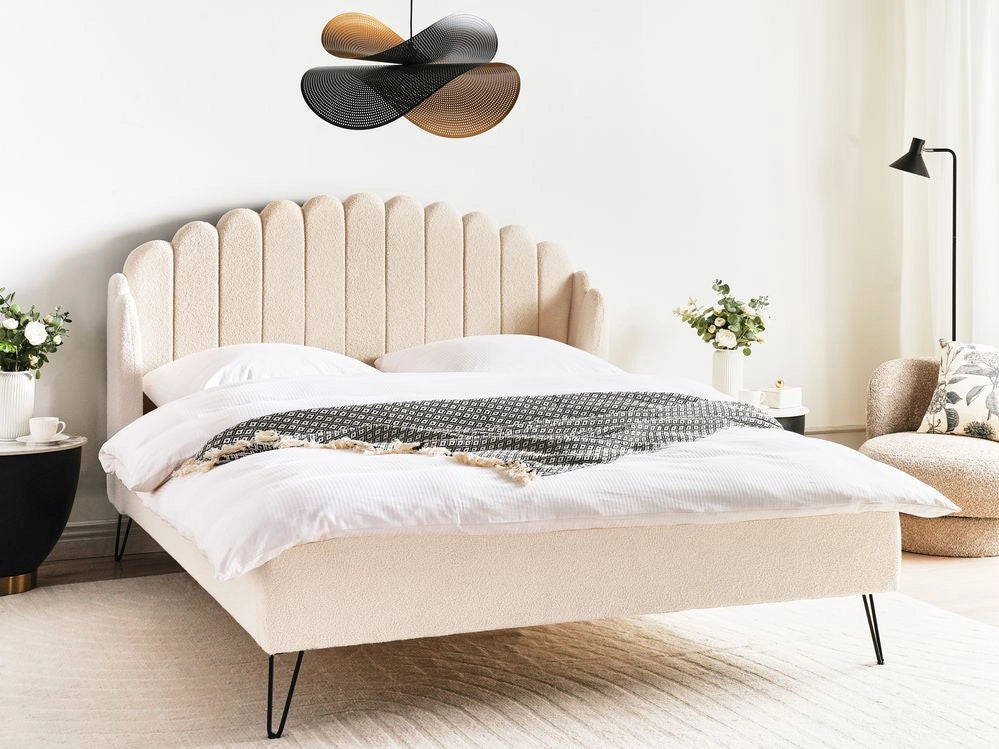 Letto matrimoniale con rete in tessuto bouclè beige 160 x 200 cm gambe in metallo testata retro capitonné