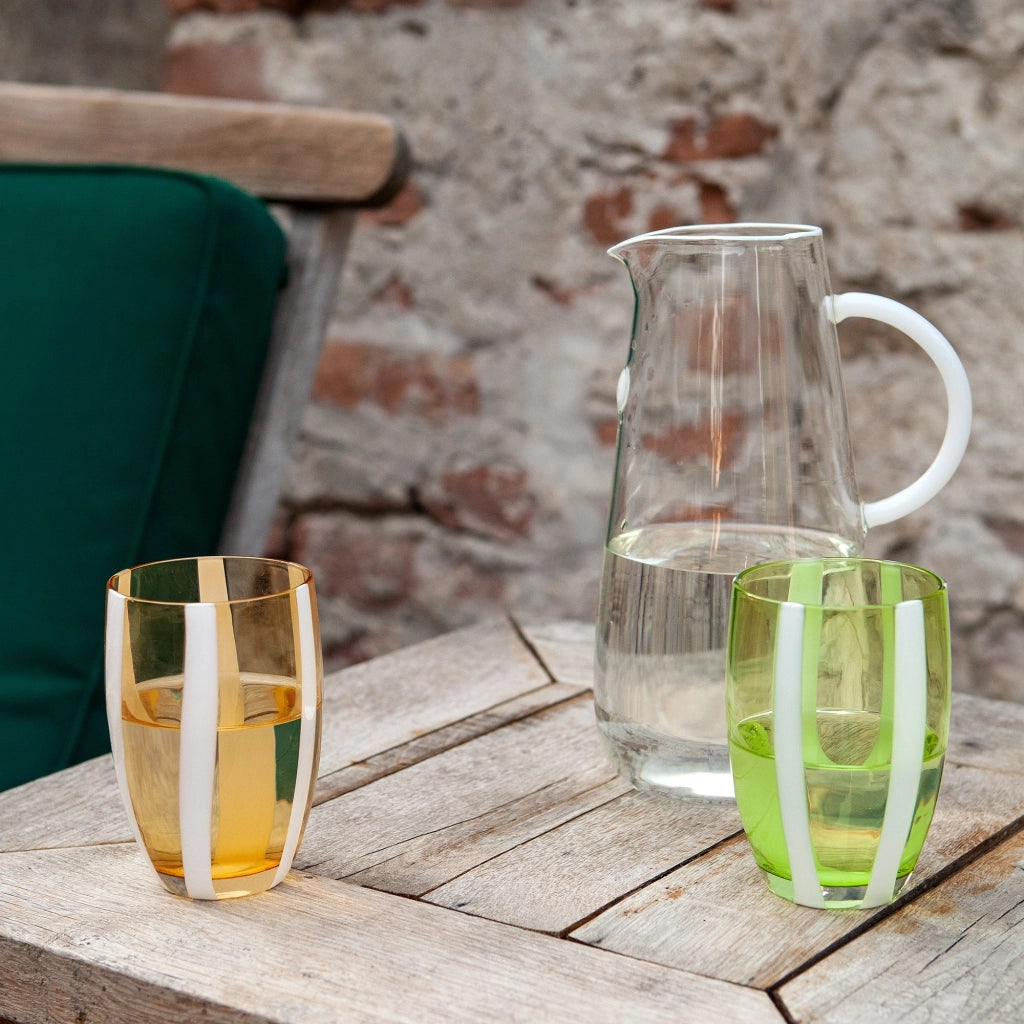 Gessato Set 6 Bicchieri Tumbler in Vetro Soffiato a Bocca Colore Ambra, Design Artigianale con Fasce Verticali in Pasta Bianca, Eleganti e Moderni