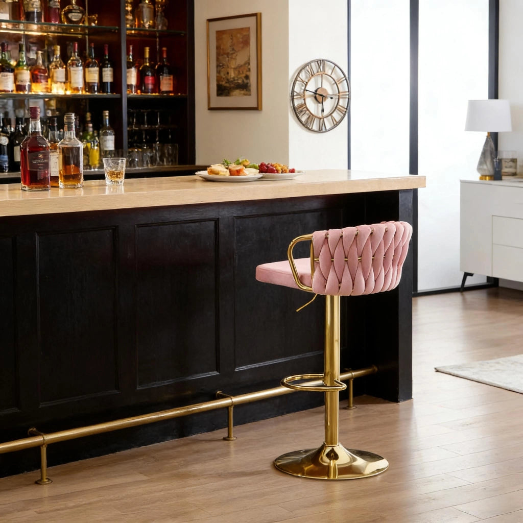 Sgabello bar girevole in velluto rosa con schienale, braccioli e altezza regolabile 77-98 cm