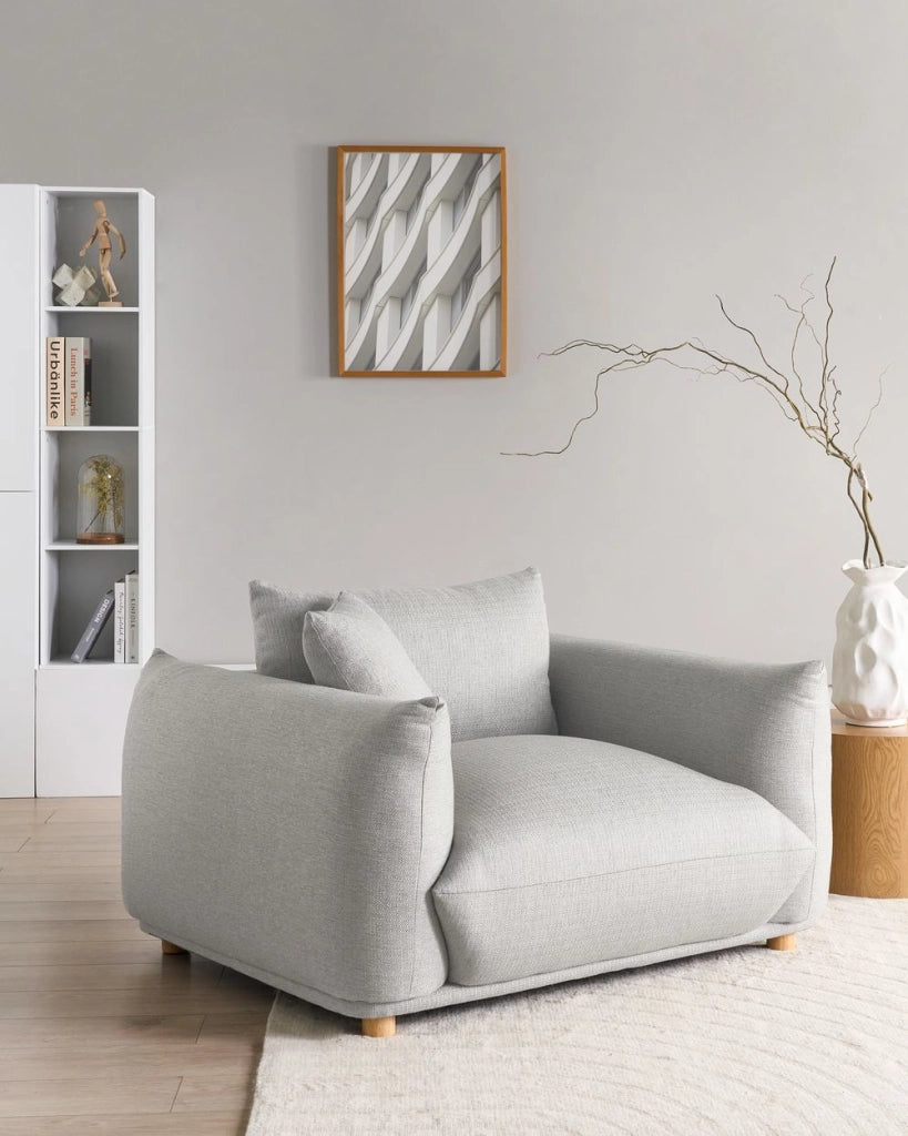 Poltrona Tessuto grigio chiaro Gambe di legno morbide Stile moderno arredamento scandinavo