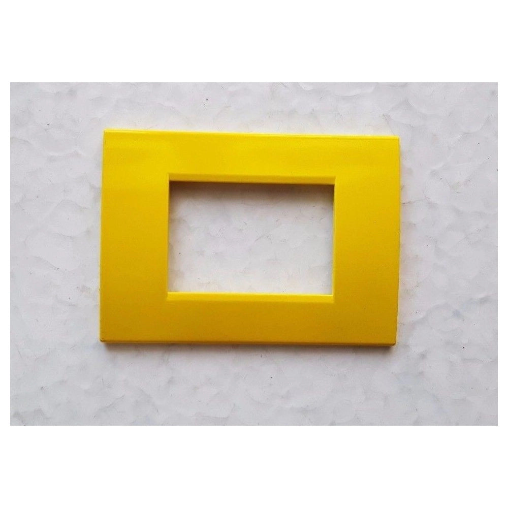 Trade Shop - Placca Placche Placchete Compatibili Living Light In Abs 3 4 7 Posti Colorate - Giallo -4 Fori     -