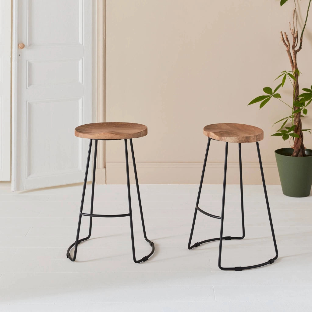 Set di 2 sgabelli da bar in legno di mango e acciaio, 65cm, marrone