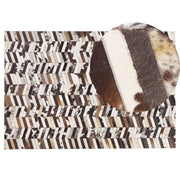 Tappeto tappetino in Pelle di Vacchetta Marrone e Bianca 140 x 200 cm Motivo a Spina di Pesce Patchwork
