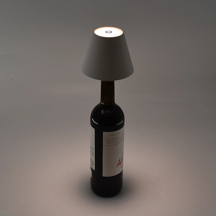 INNOVATIVA LAMPADA LED DA TAVOLO PORTATILE CON TAPPO PER BOTTIGLIA - ELEGANZA E FUNZIONALITA' IN UNICO DESIGN