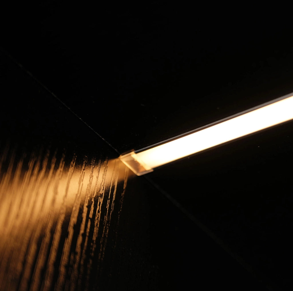 Vetrina 110，5x35x160 cm in MDF e vetro nero con LED
