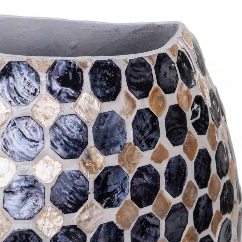 Vaso in pasta di carta rifinito in capiz nero 33x14,5x35h