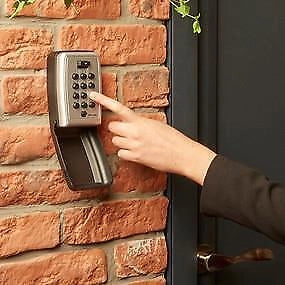 Master Lock 5423EURD Cassaforte per Chiavi Combinazione a Pulsante Montaggio a Parete Colore Grigio