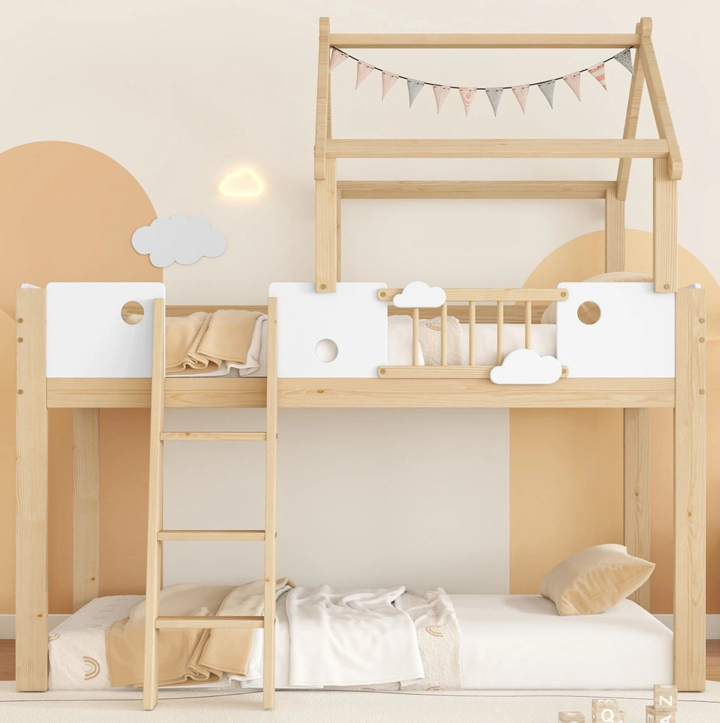 Letto a soppalco 90x200 cm con scala a tre gradini e tetto in legno bianco e naturale