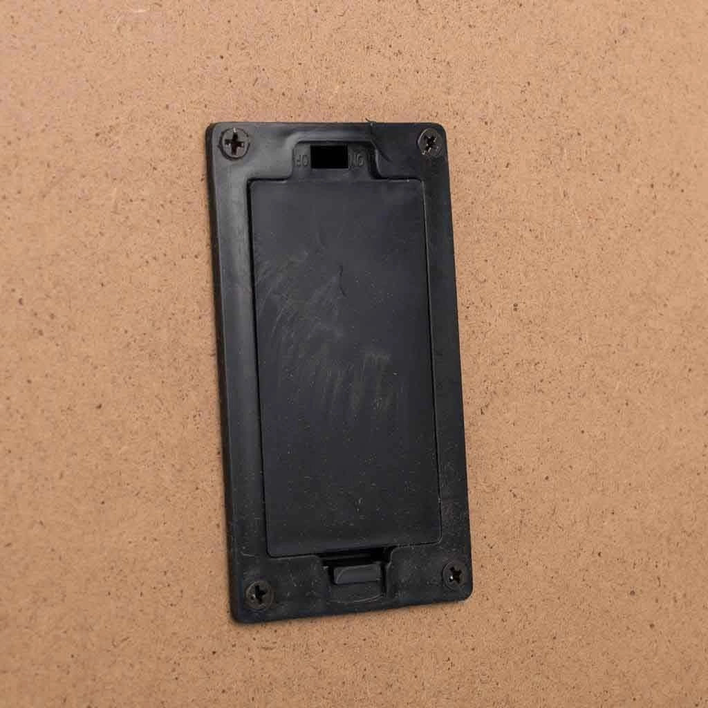 Insegna luminosa plastica nera 43x64x10h cm