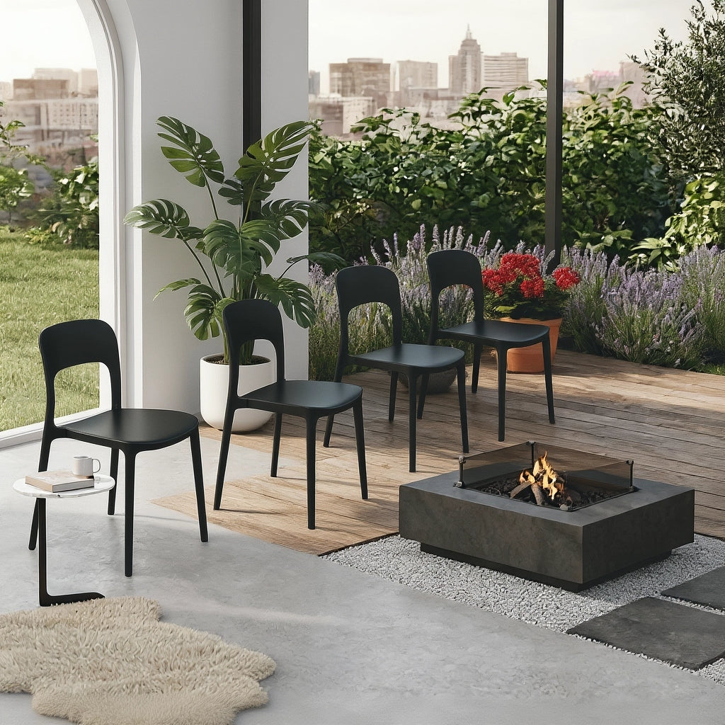 Set 4 Sedie Da Giardino In Polipropilene Impilabili Leggere E Resistenti Ideali Per Esterni Terrazze Giardini Bar Dehors Ristoranti 41 x 82,5 x 52 cm Nero