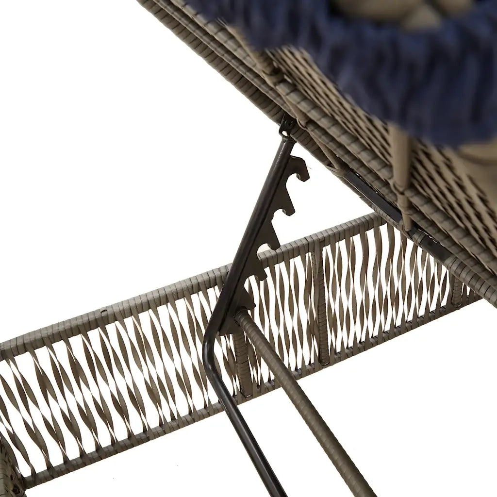 Lettini prendisole 2 pz con Tavolino in Polyrattan Grigio 4002752