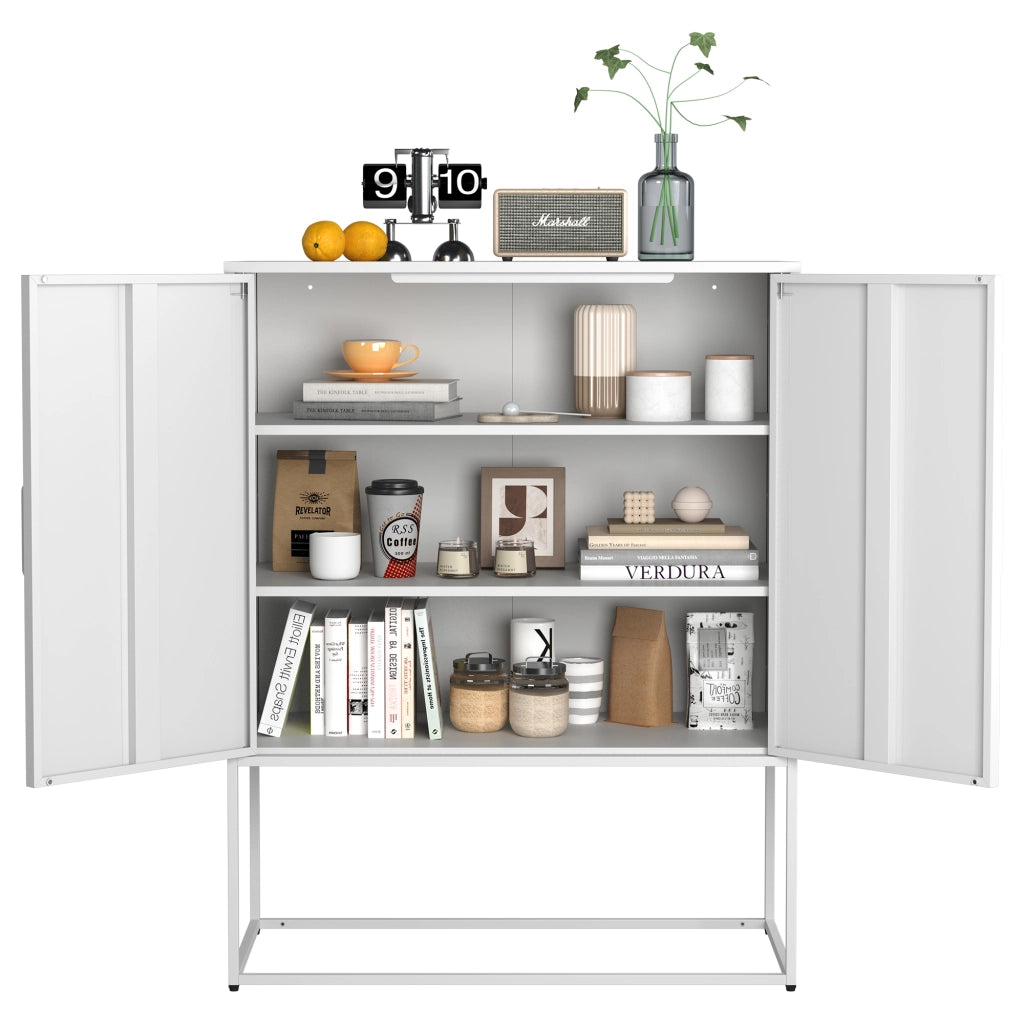 Credenza in metallo con 2 ripiani; ante magnetiche e sistema antiribaltamento per soggiorno e cucina; bianco; 85 × 40 × 109 cm