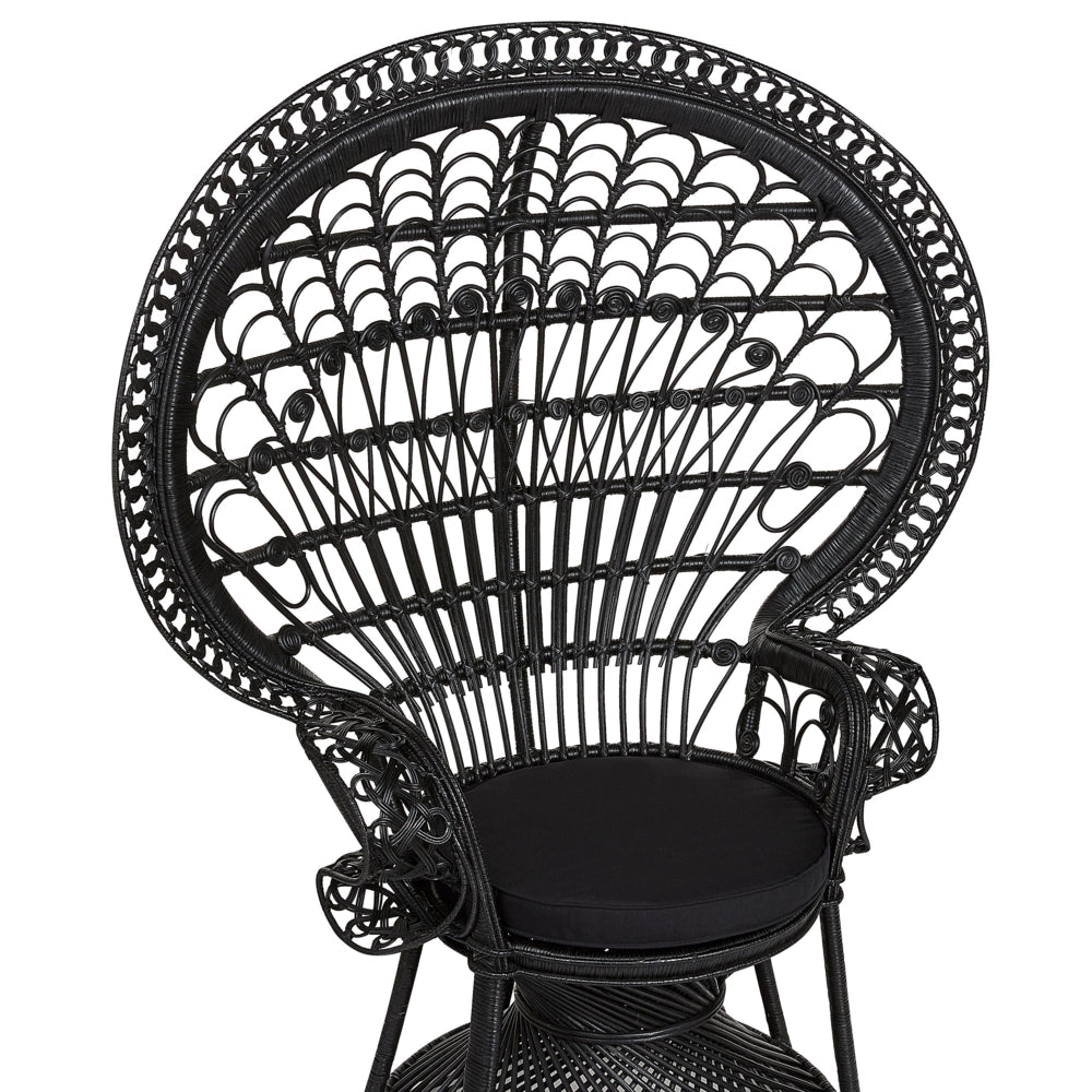 Poltrona rattan nero con cuscino elegante alla moda interni esterni boho coloniale e vintage