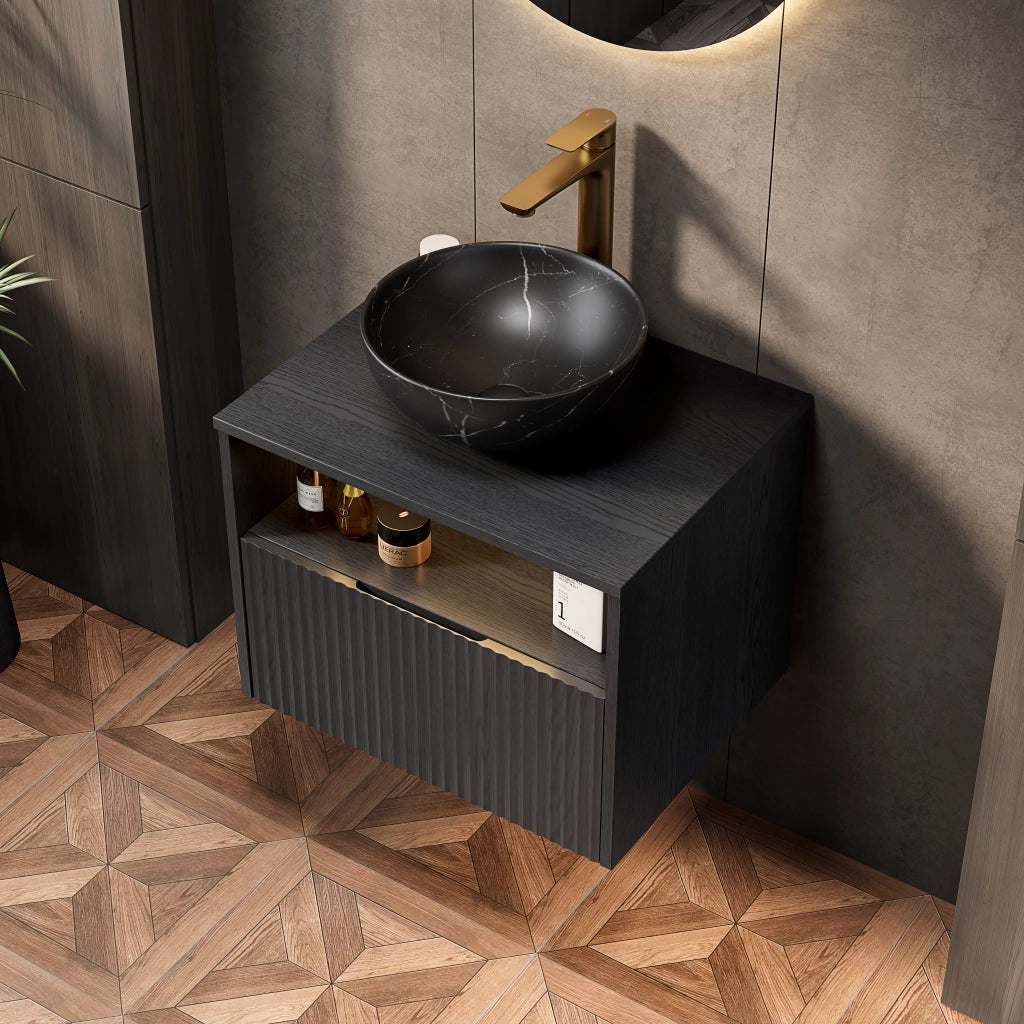 Mobile bagno sospeso con 1 cassetto e 1 vano aperto; lavabo in ceramica e luce LED con sensore; 60×46×60.8 cm