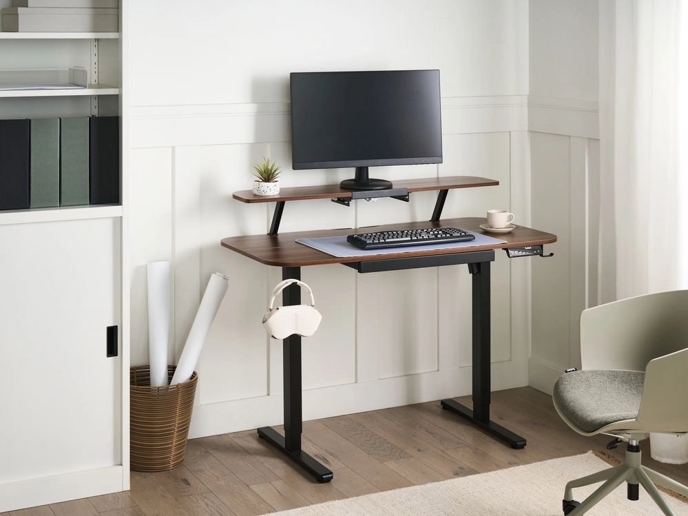 Scrivania elettrica regolabile Piano marrone Struttura e gambe in acciaio nero 120 x 60 Stand and Sit Home Office Stand and Sit Tappetino per mouse Design scandinavo moderno
