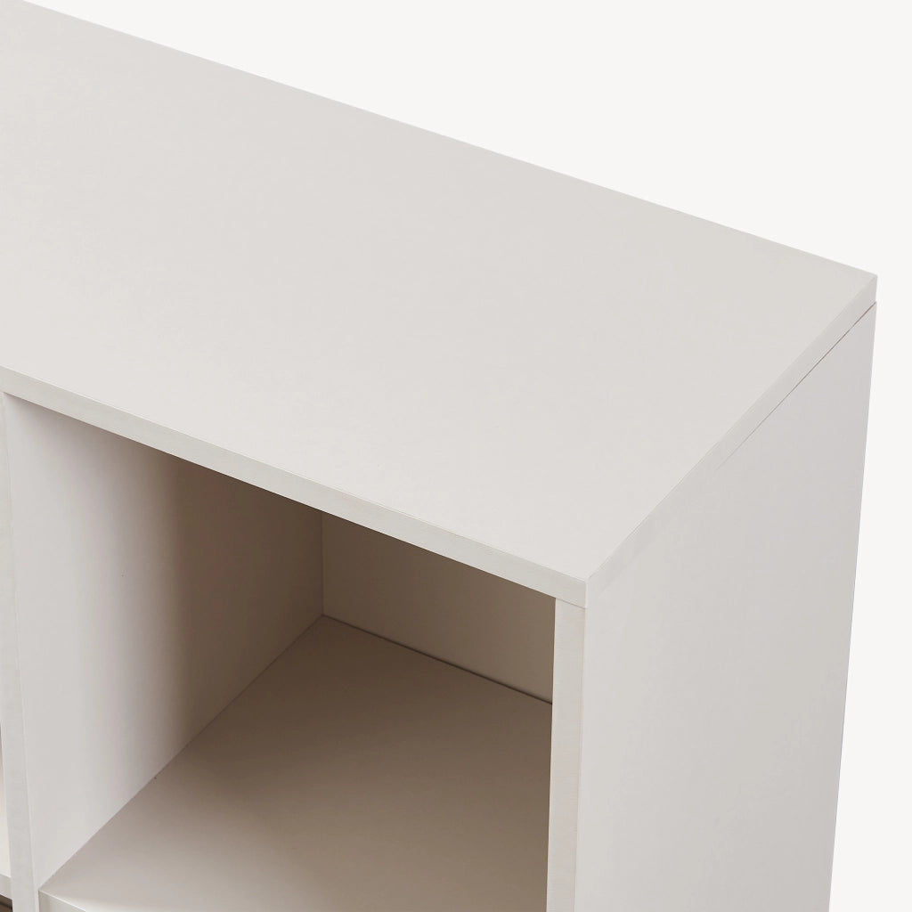 Armadio Comò Alto Bopibobro a 2 Ante Credenza con 4 Ripiani Aperti e 4 Vani Chiusi 118 x 64 x 30 cm - Beige [en.casa]