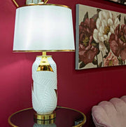 Lampada da tavolo Trompe, Luce da scrivania, Luminaria da ufficio, Lampada da lavoro, 40x40 h70 cm, Bianco e Oro