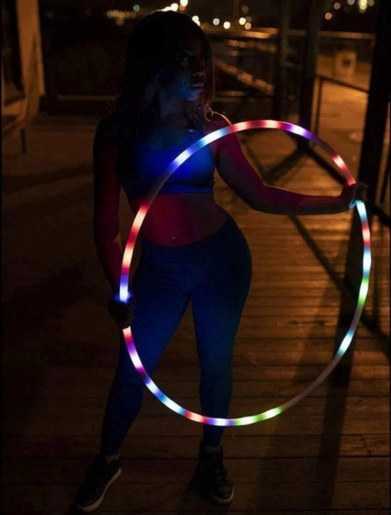 LED Hoelahoep per Gimnastica, Danza, Sport, Perdita di Peso e Divertimento. Dotato di Illuminazione Stroboscopica a 7 Colori (Batterie non Inclusa).