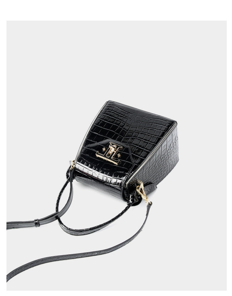 Borsa a tracolla da donna in vera pelle con stampa coccodrillo, colore nero.