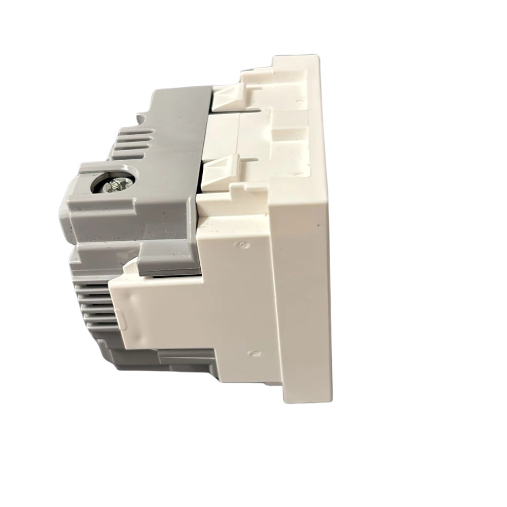 Presa flat bticino standard italia p40 bipasso 2p+t 16a superficie a scomparsa *** colore bianco, confezione 1