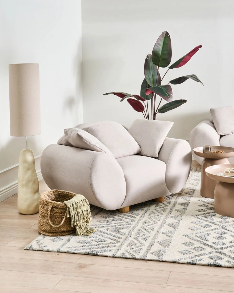 Poltrona imbottita moderna per appartamento Gambe in legno di gomma Schienale imbottito in tessuto intrecciato Beige chiaro