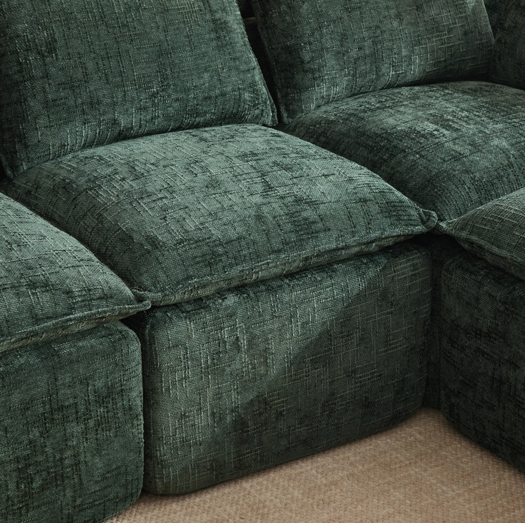 Divano modulare 3 posti con pouf; tasche laterali e cuscini; in chenille verde; 256x161x75 cm