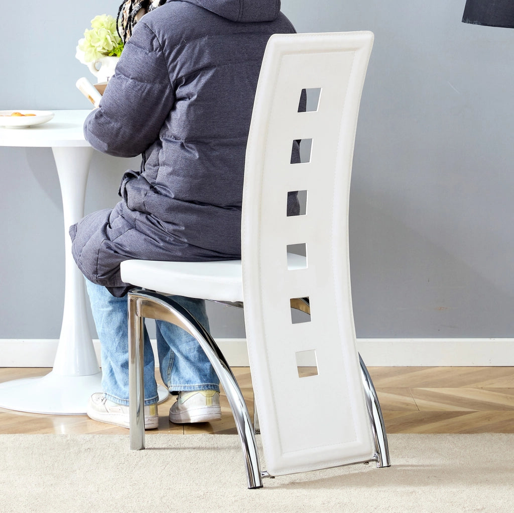 Set 2 sedie da pranzo con schienale traforato geometrico; 102;5 cm; PU bianco e metallo argento