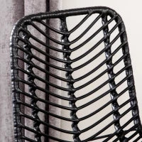 Set di 2 Sgabelli da Bar, Design Bohémien, Altezza 66 cm con Poggiapiedi, in Metallo e Rattan PE, Nero