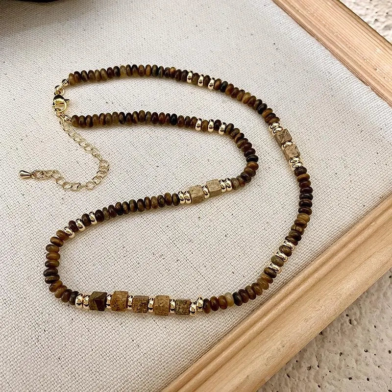 Collana vintage fatta a mano con perline e pietre, regalo di Natale o compleanno.