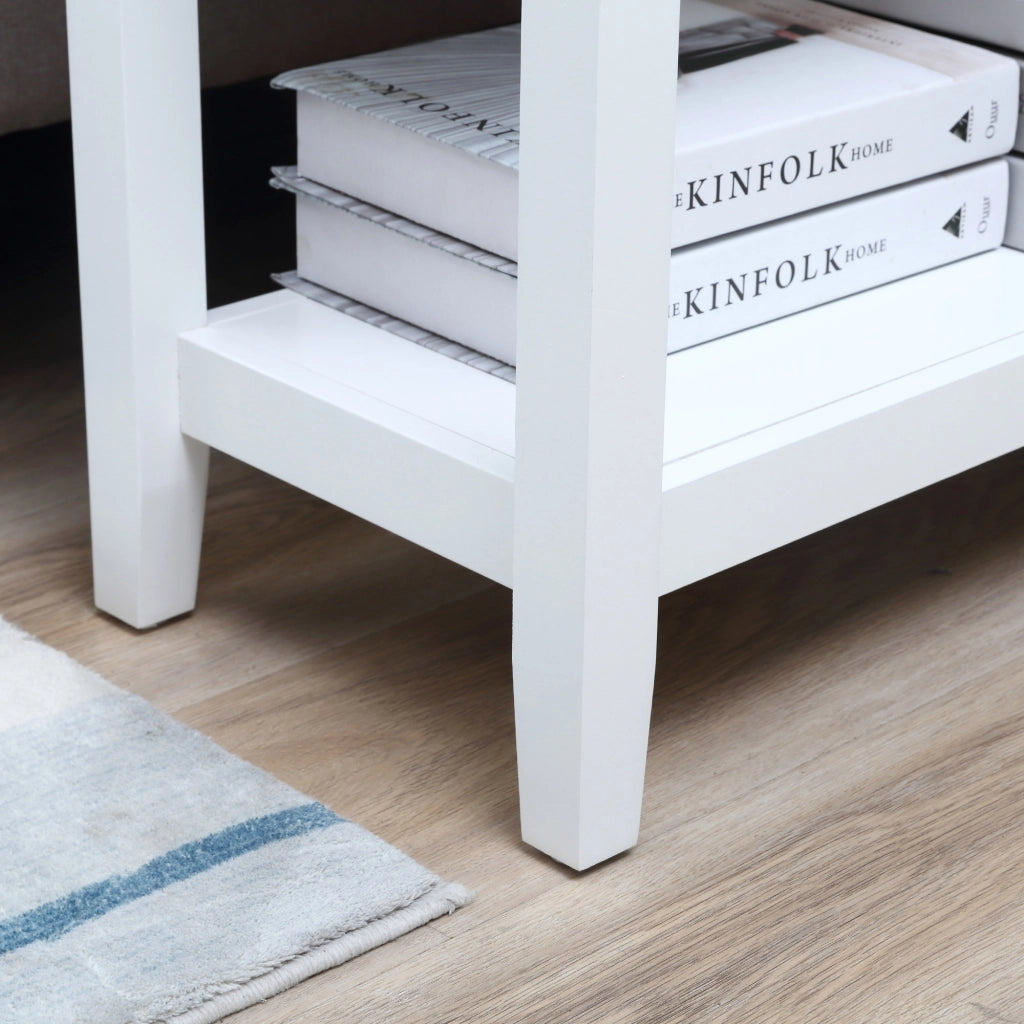 Comodino con Ripiano e Foro per Cavi ¨C zephmum ¨C Bianco 60,5x32,5x70 cm