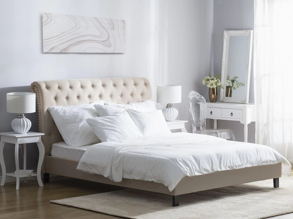 Letto in Tessuto Beige Rete a Doghe in Stile Chesterfield 180 x 200 cm Lino stile Vintage Glam
