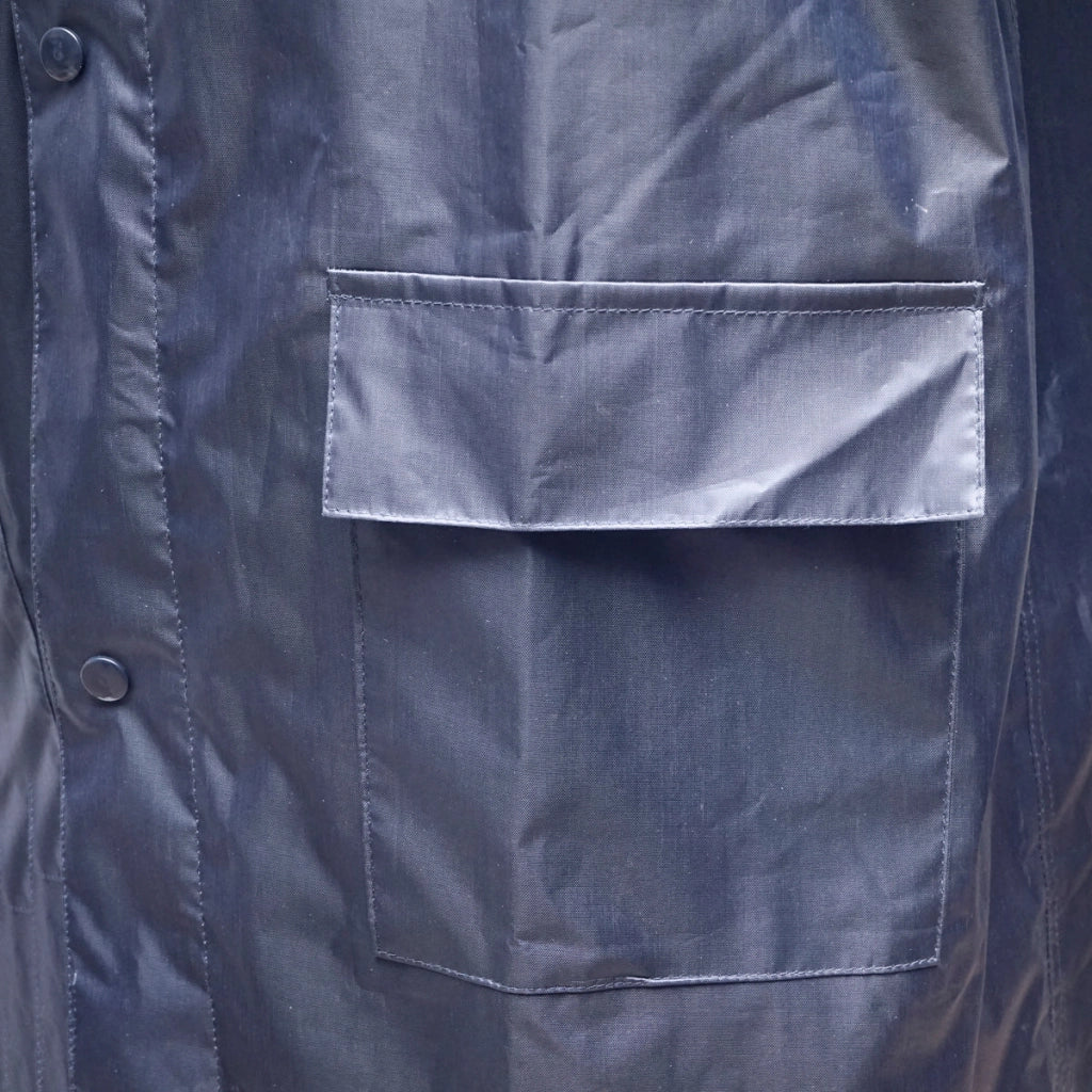Mantella con cappuccio impermeabile taglia XL in poliestere con membrana in PVC, aperture di ventilazione, 2 tasche e cerniera, blu navy Breckner Germany.