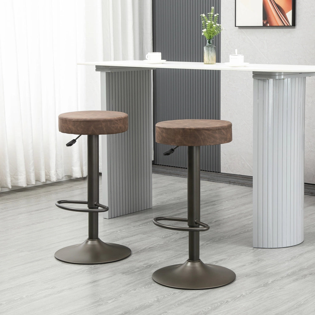 Set 2 Sgabelli da Bar Girevoli con Poggiapiedi e Altezza Regolabile, 35x36x64-85cm, Marrone