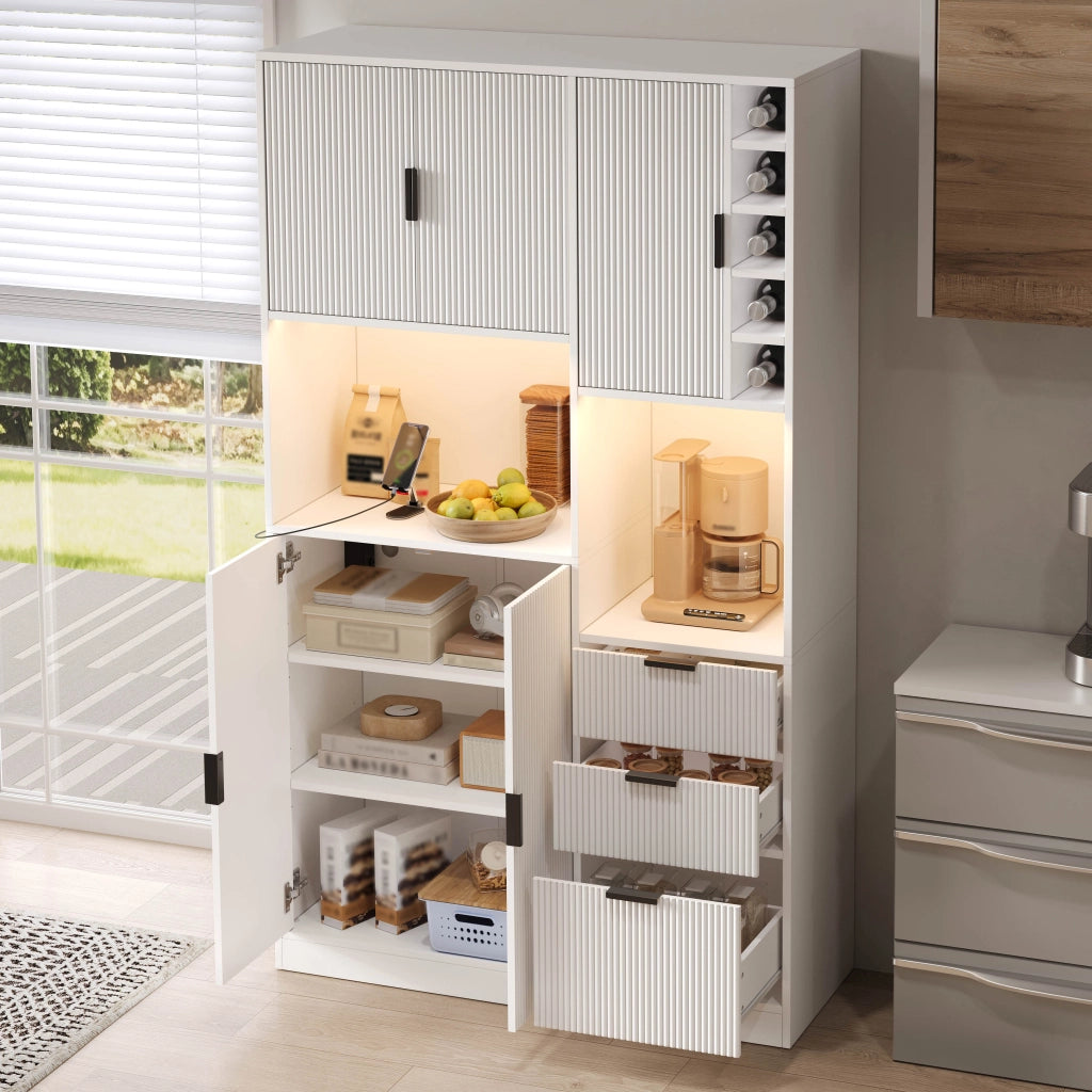 Mobile buffet da cucina con LED; prese e portabottiglie 105x40x180 cm bianco