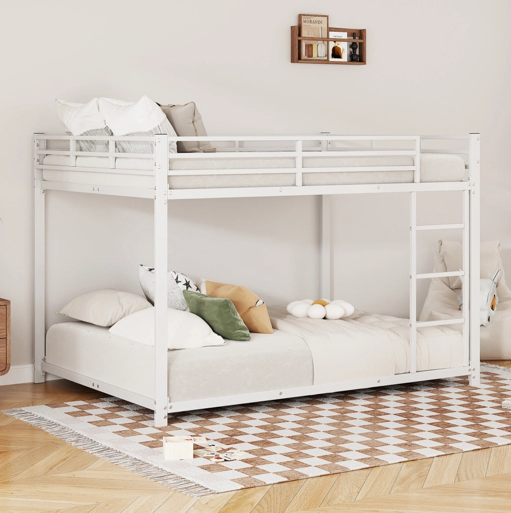 Letto a castello 140x200 cm salvaspazio; struttura stabile; metallo bianco