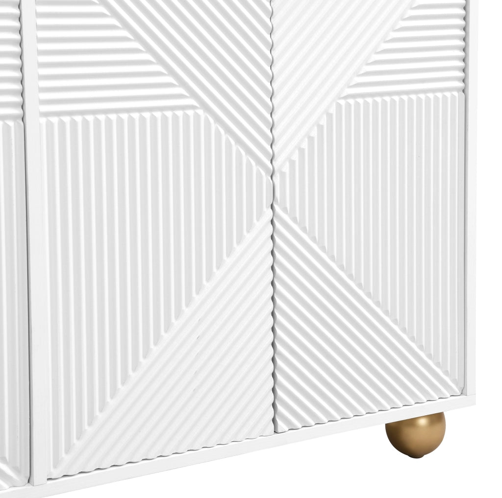 Credenza a 4 ante con ripiani interni regolabili; dettagli incisi e gambe sferiche; bianco; 120 cm in MDF