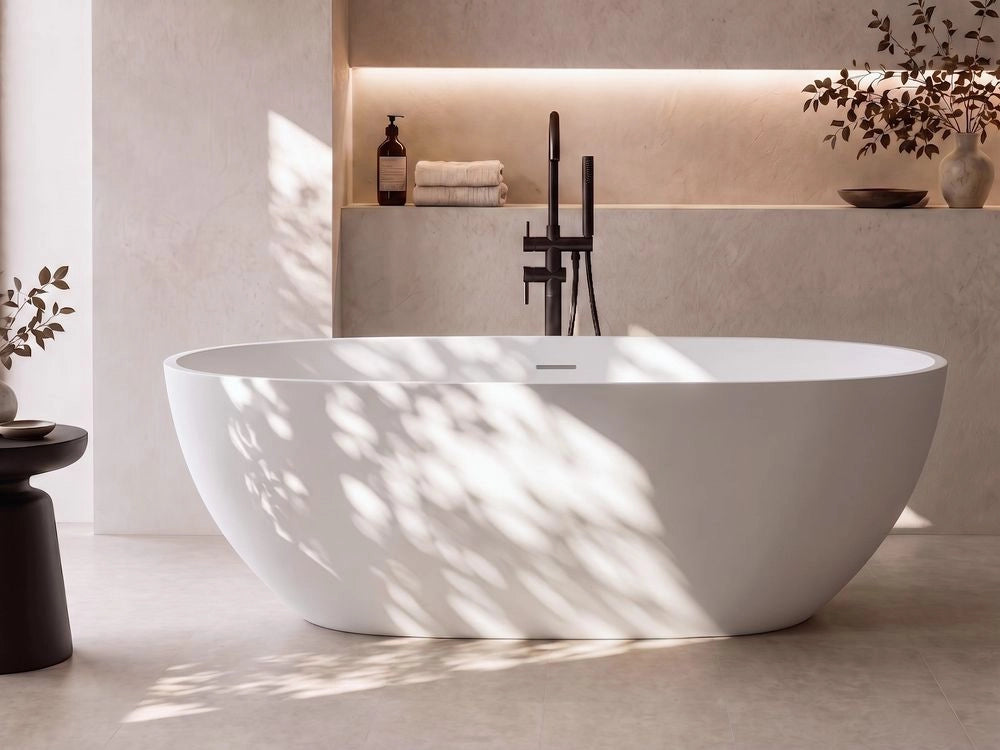 Vasca da bagno freestanding ovale con superficie solida e bordo sottile 170 cm bianca